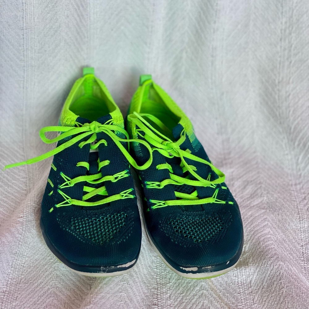 Nike focus flynet running shoes